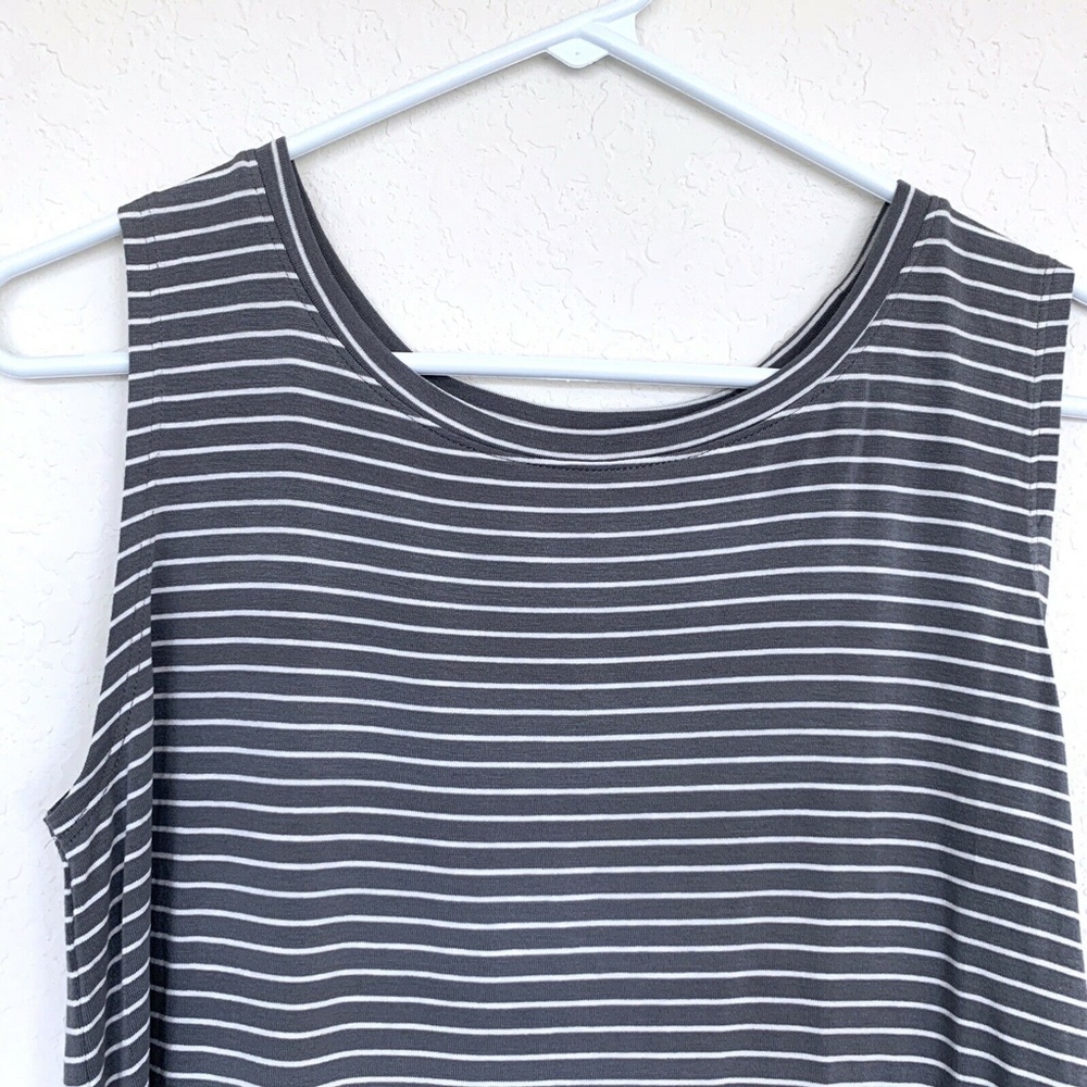 Old Navy Gray White Stripe Sleeveless Tank Top - Picture 2 of 6
